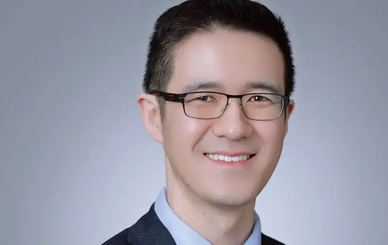 A profile photo of the CPA Western School of Business CEO Yuen Ip.